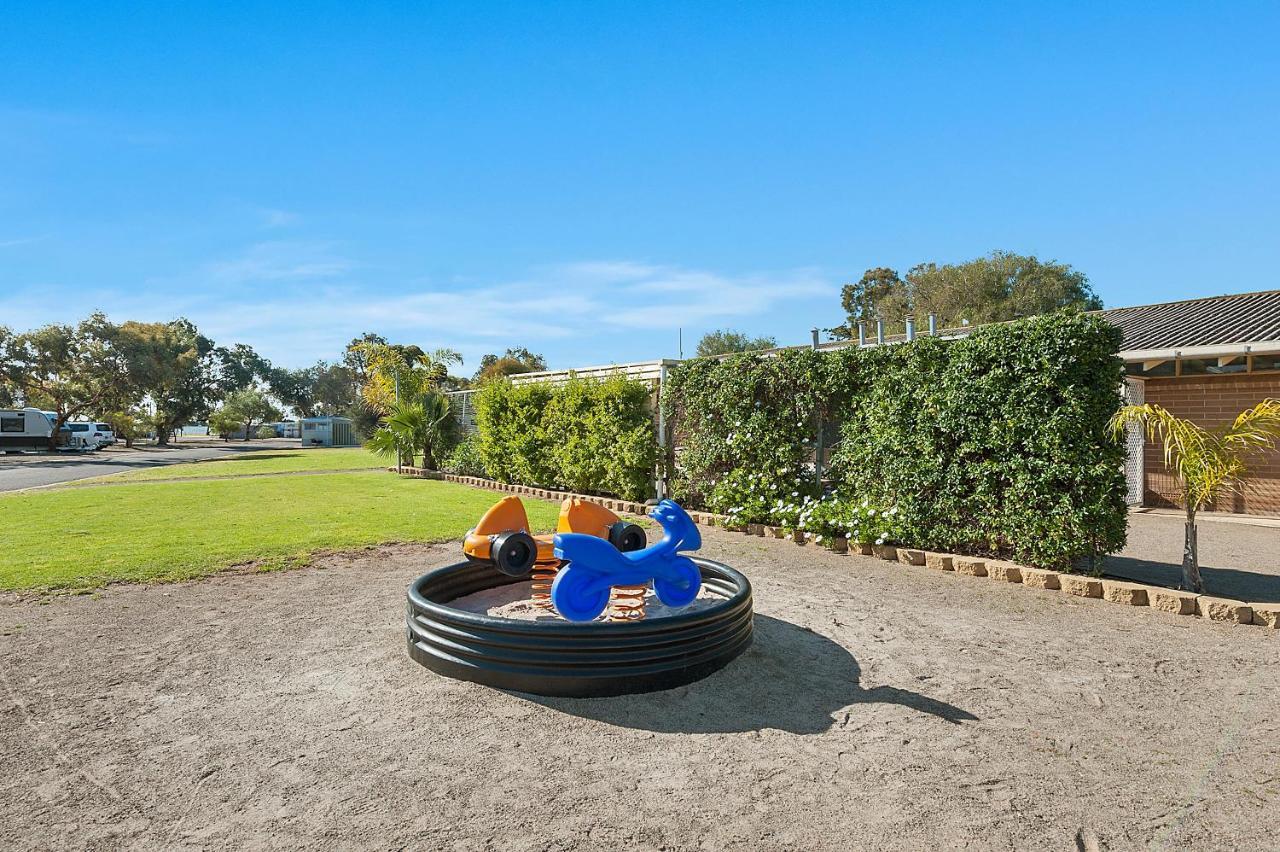 ホテル Port Broughton Tourist Park エクステリア 写真